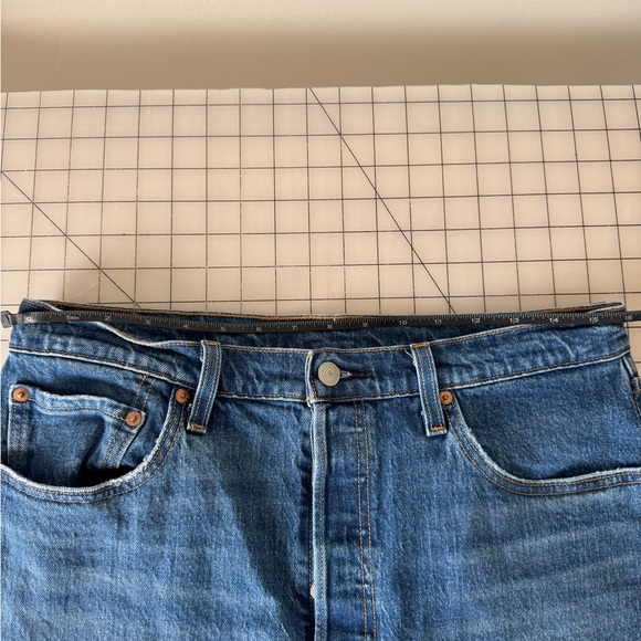 Levi’s Original Cropped 501 Jeans, Medium Wash size 32 - Picture 7 of 8